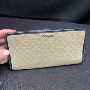 VTG Coach Beige and Black Wallet